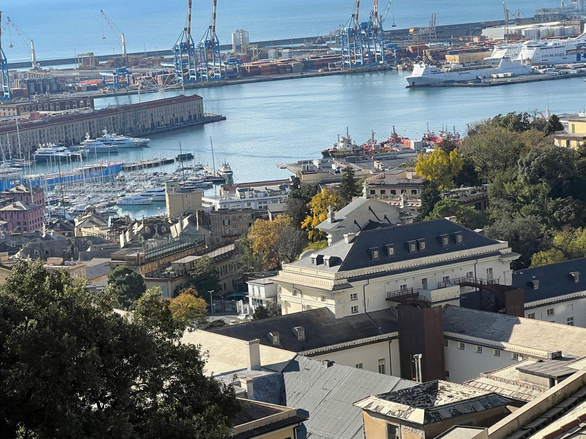 Perdianahouse Waterfront Daire Cenova Dış mekan fotoğraf